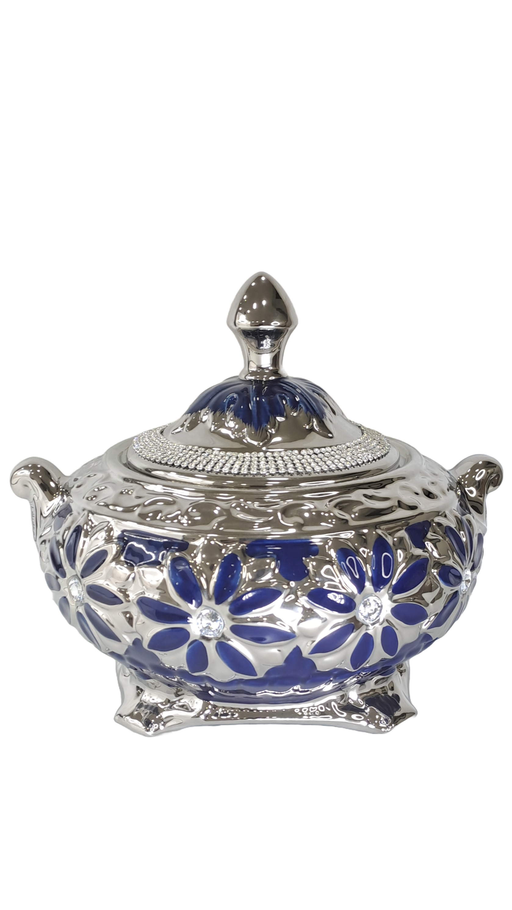 sopera mediana yemaya con petalos azules y detalles plateados